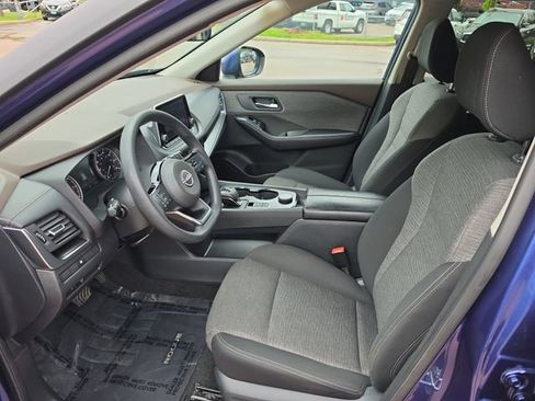 Used 2023 Nissan Rogue SV AWD/4WD image 9