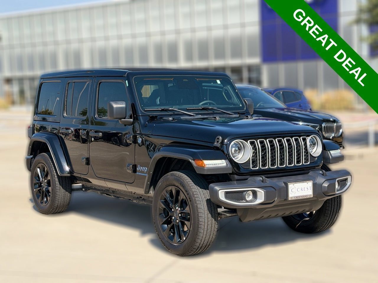 Used 2025 Jeep Wrangler Unlimited Sahara w/ Safety Group AWD/4WD image 4