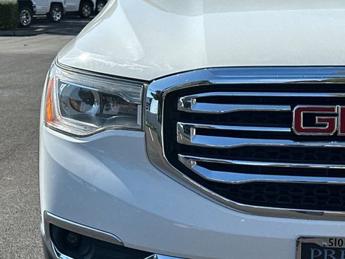 Used 2018 GMC Acadia SLT image 47