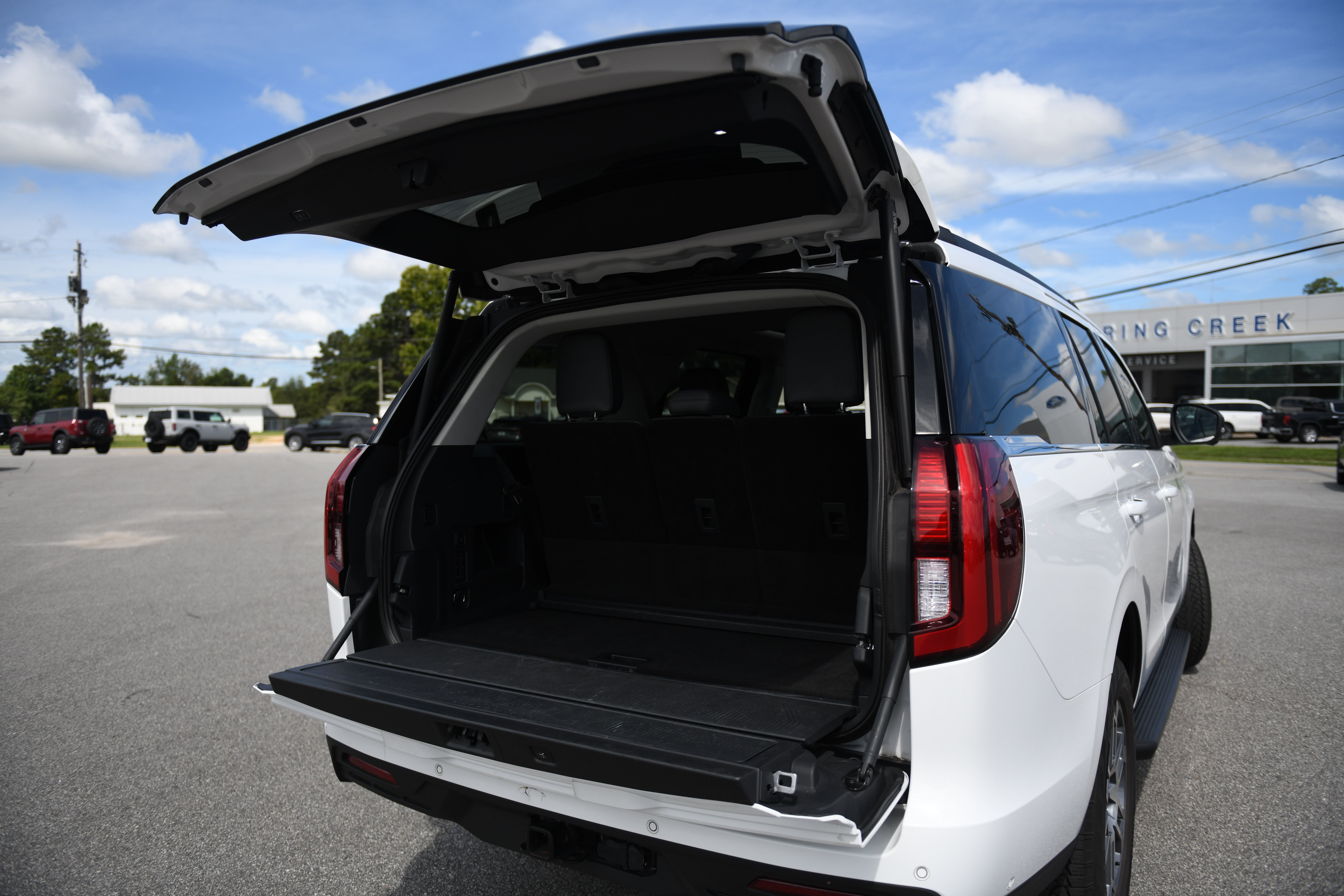 Used 2025 Ford Expedition Active AWD/4WD image 12
