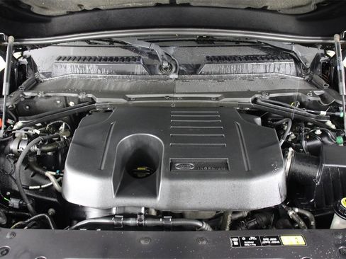 Used 2022 Land Rover Defender 110 X-Dynamic SE image 24