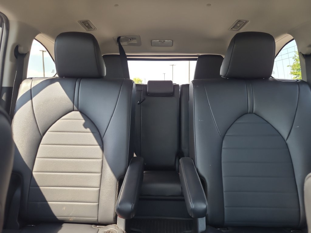 Used 2024 Toyota Highlander XLE FWD image 35