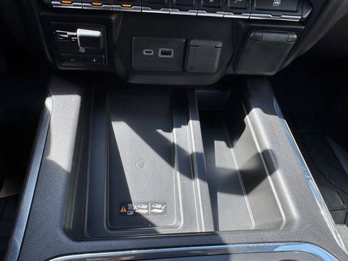 Used 2020 Chevrolet Silverado 1500 High Country w/ Technology Package image 25