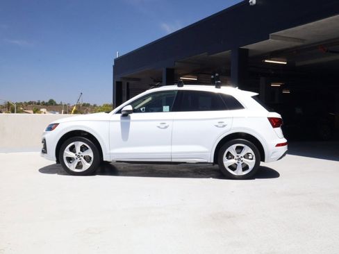 Used 2021 Audi Q5 2.0T Premium Plus AWD/4WD image 2