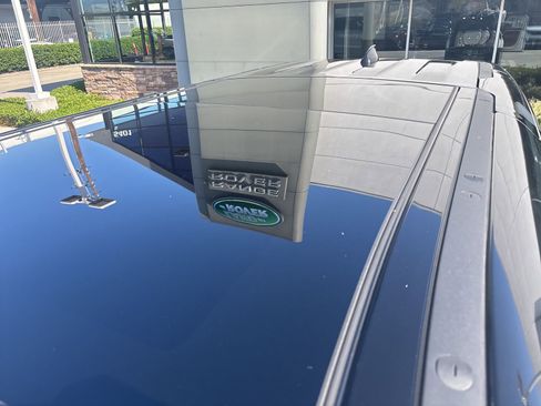 Used 2025 Land Rover Defender 110 X-Dynamic SE image 7