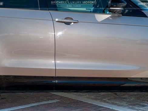 Used 2023 Land Rover Discovery S R-Dynamic image 42