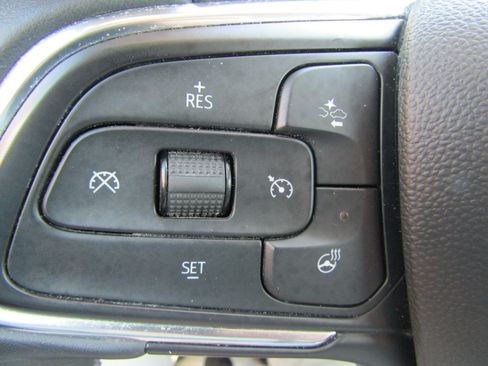 Used 2021 Buick Encore GX Essence AWD/4WD image 24