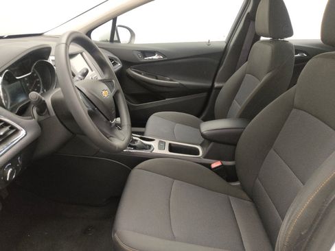 Used 2017 Chevrolet Cruze LS FWD image 17