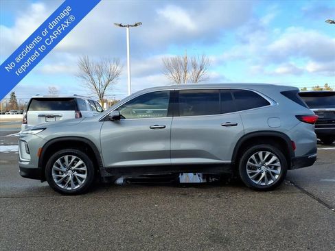 Used 2025 Buick Enclave Preferred image 8