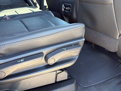 Used 2025 Chevrolet Tahoe LT RWD image 24