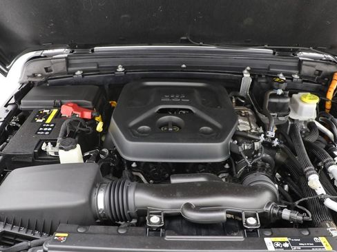 Used 2023 Jeep Wrangler Unlimited w/ Cold Weather Group image 27