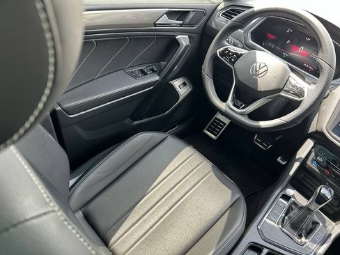 Certified 2024 Volkswagen Tiguan SE R-Line FWD image 9