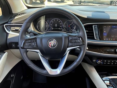 Used 2023 Buick Enclave Avenir image 5