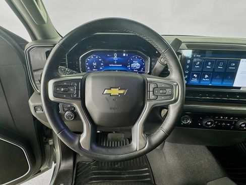 Used 2023 Chevrolet Silverado 1500 LT RWD image 12