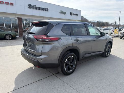 Used 2025 Nissan Rogue SV image 6