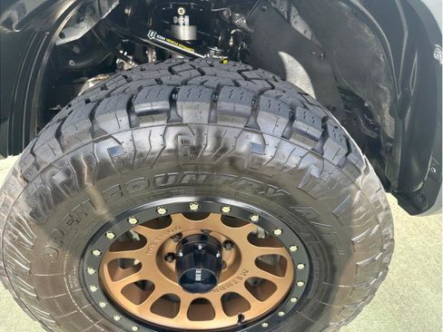 Used 2021 Toyota Tacoma TRD Off-Road image 14