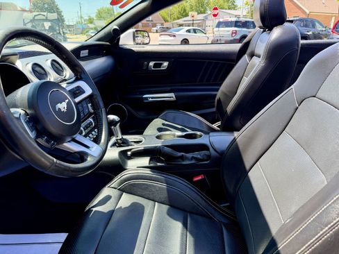 Used 2018 Ford Mustang Premium RWD image 10