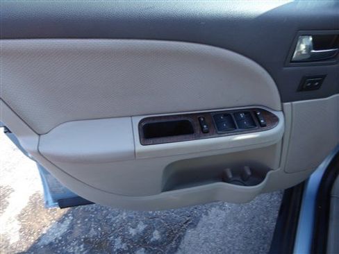 Used 2009 Ford Taurus Limited image 9