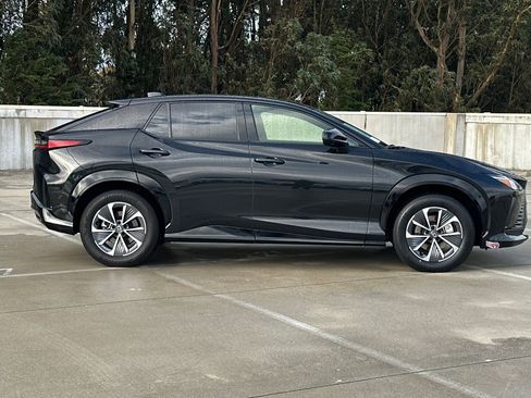 Used 2023 Lexus RZ 450e Premium image 8