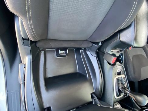 Used 2017 Jeep Cherokee Latitude FWD image 30