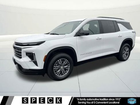 Certified 2024 Chevrolet Traverse LT image 1