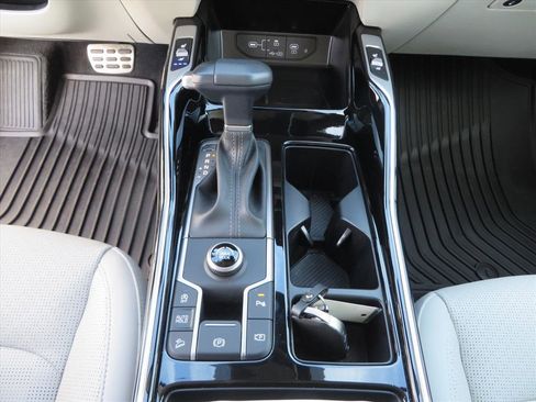 Used 2025 Kia Sorento SX image 21