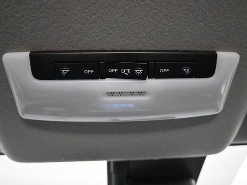 Used 2025 Nissan Versa S w/ Trunk Package FWD image 28