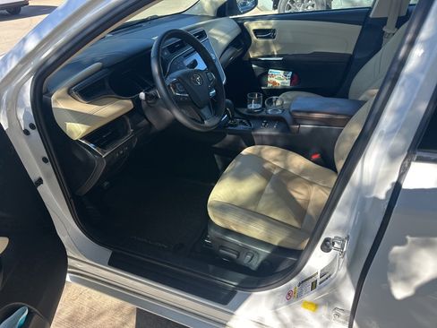 Used 2016 Toyota Avalon XLE Premium image 6