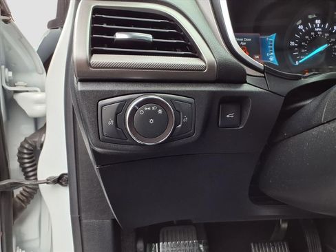 Used 2019 Ford Fusion SE image 25