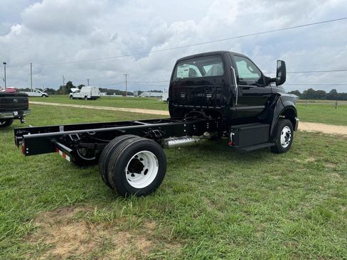 New 2025 Ford F650 2WD Regular Cab Super Duty image 5