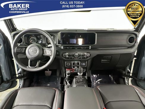 Used 2025 Jeep Wrangler Unlimited Rubicon image 21