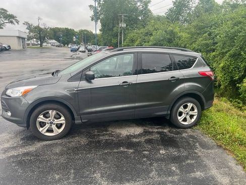 Used 2016 Ford Escape SE w/ Equipment Group 201A AWD/4WD image 2