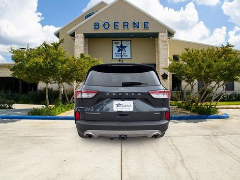 Used 2022 Ford Escape Titanium w/ Titanium Elite Package AWD/4WD image 4