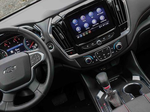 Used 2024 Chevrolet Traverse RS w/ LPO, Floor Liner Package image 17