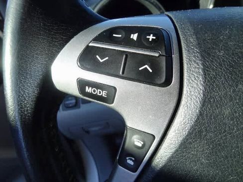 Used 2013 Toyota Highlander SE image 7