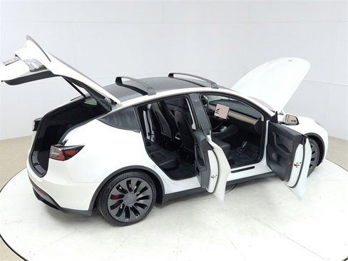 Used 2020 Tesla Model Y Performance image 24
