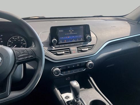 Used 2023 Nissan Altima 2.5 S FWD image 7