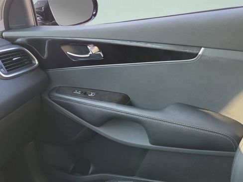 Used 2017 Kia Sorento EX w/ EX Advanced Touring Package image 16