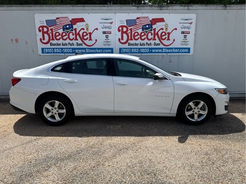 Used 2020 Chevrolet Malibu LS w/ Driver Confidence Package II image 2