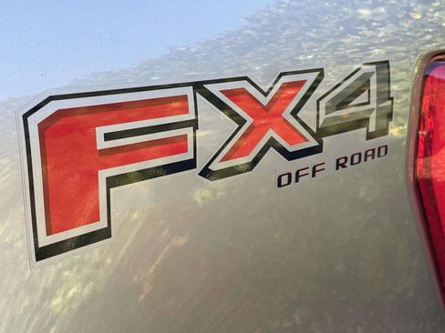 Used 2022 Ford F150 Lariat w/ Max Trailer Tow Package image 8