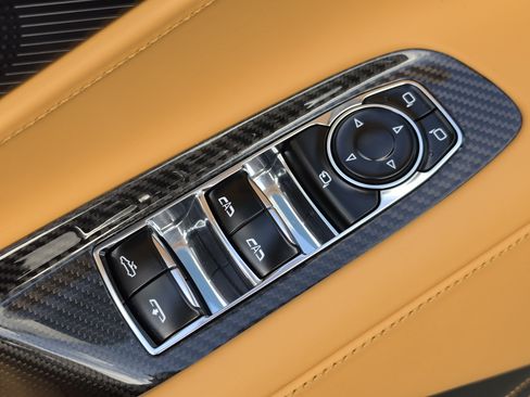 Used 2023 Chevrolet Corvette Stingray Premium Conv w/ Z51 Performance Package RWD image 21