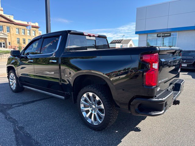 Used 2020 Chevrolet Silverado 1500 High Country w/ Technology Package AWD/4WD image 3