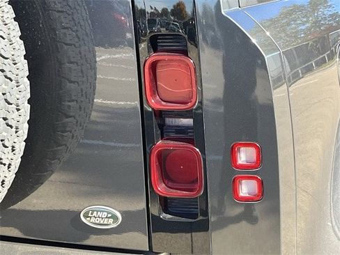 Used 2022 Land Rover Defender 110 X-Dynamic HSE image 6