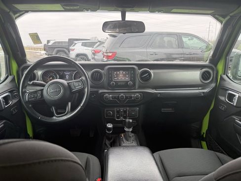 Used 2021 Jeep Gladiator Willys image 10