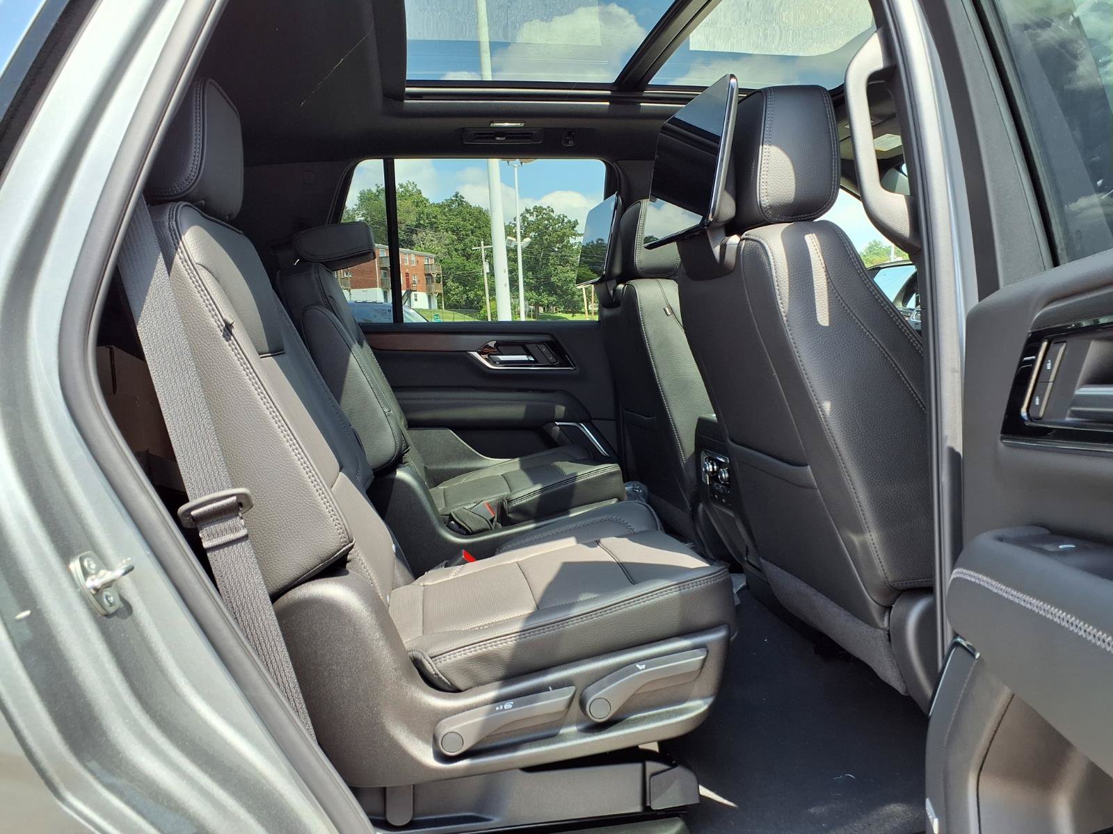 New 2026 GMC Yukon Denali w/ Denali Reserve Package AWD/4WD image 21