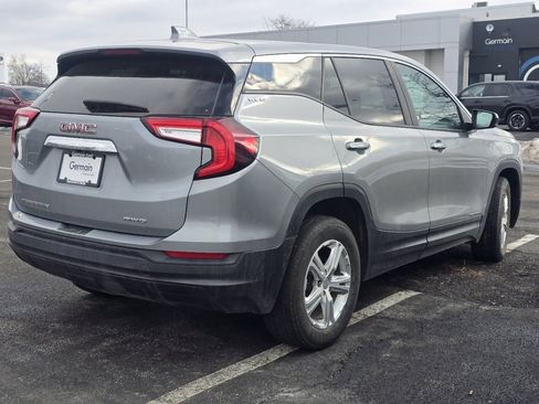 Used 2024 GMC Terrain SLE image 7