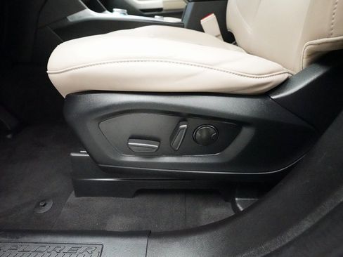 Used 2023 Ford Explorer XLT w/ Equipment Group 202A image 30