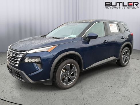 Used 2024 Nissan Rogue SV FWD image 1