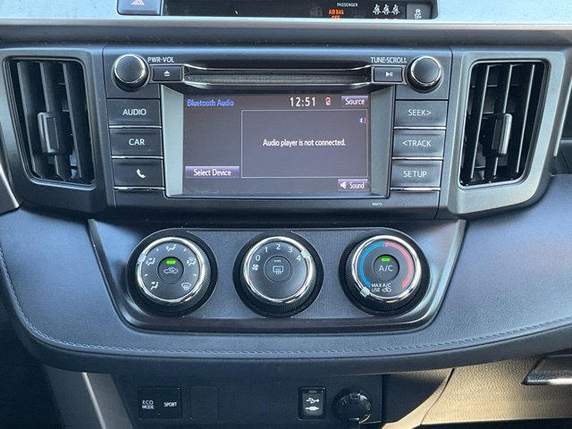 Used 2018 Toyota RAV4 LE AWD/4WD image 26