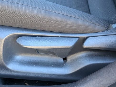 Used 2025 Toyota Corolla LE image 19